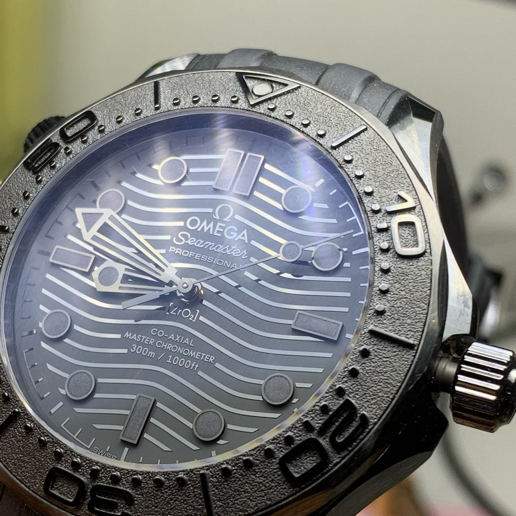 Omega Seahorse Series 43.5 210.92.44.20.01.003