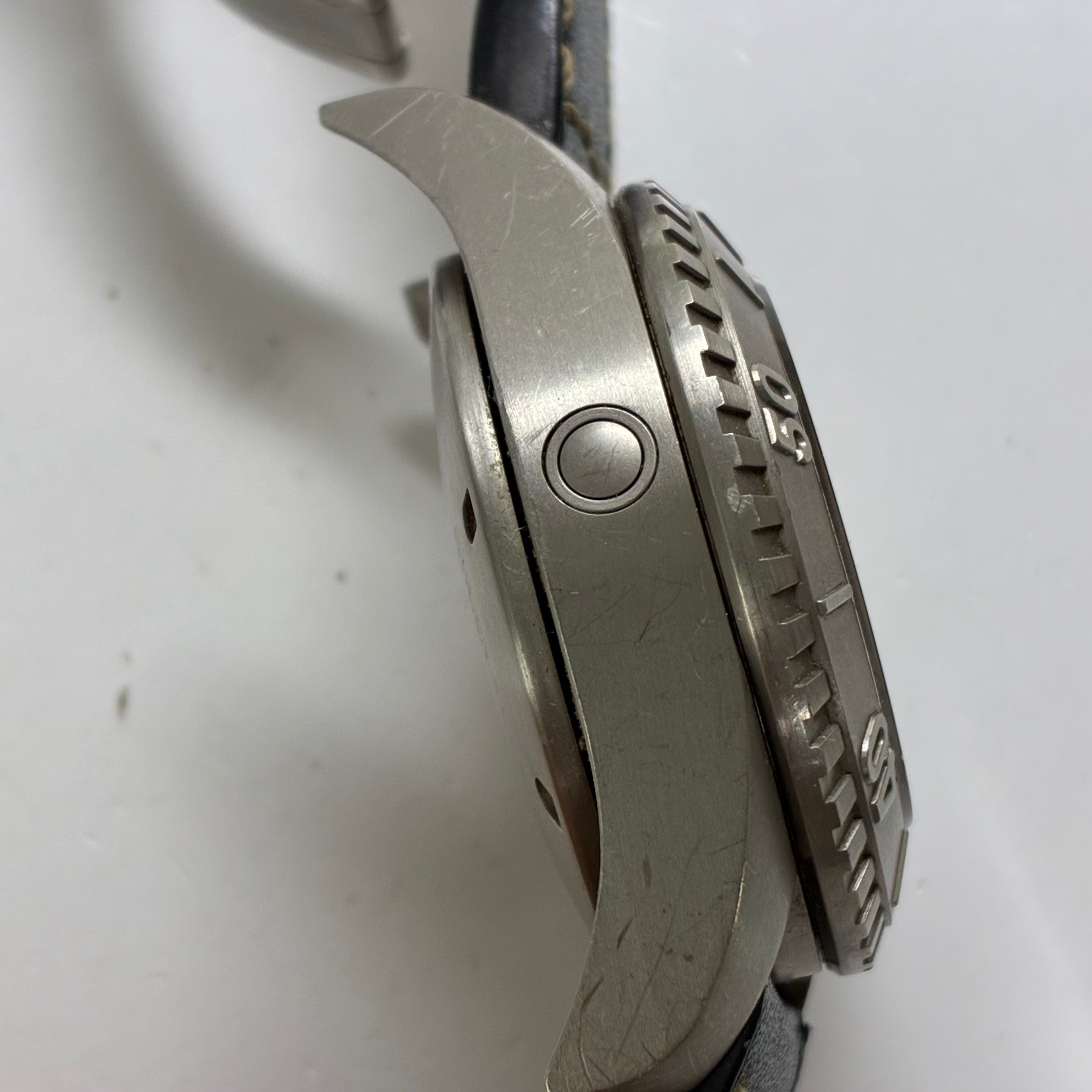 Girard-Perregaux Men’s watch 44 millimeters 49940-21-631-FK6D