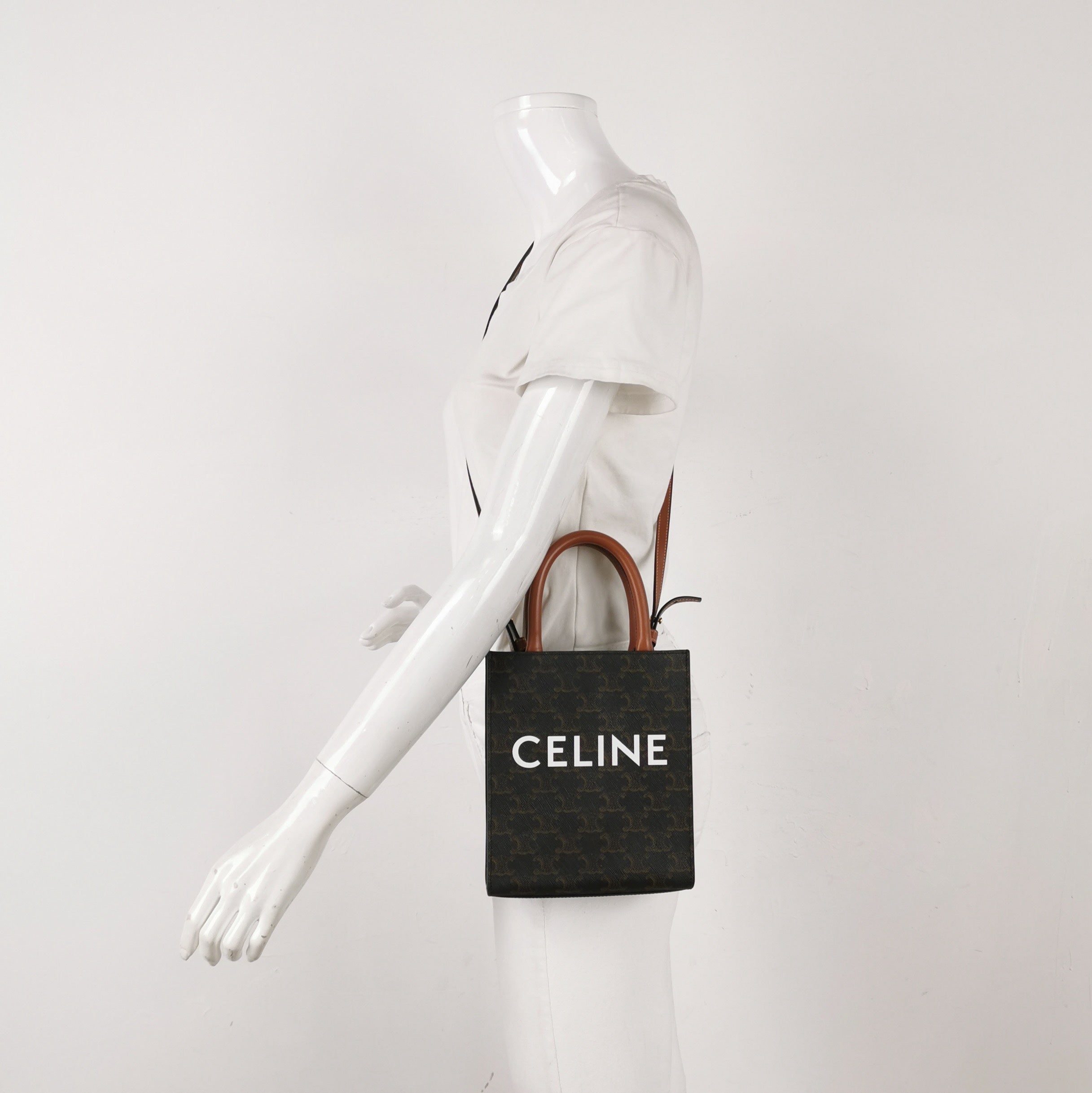 Celine Crossbody CONF.194372BZK.04LU