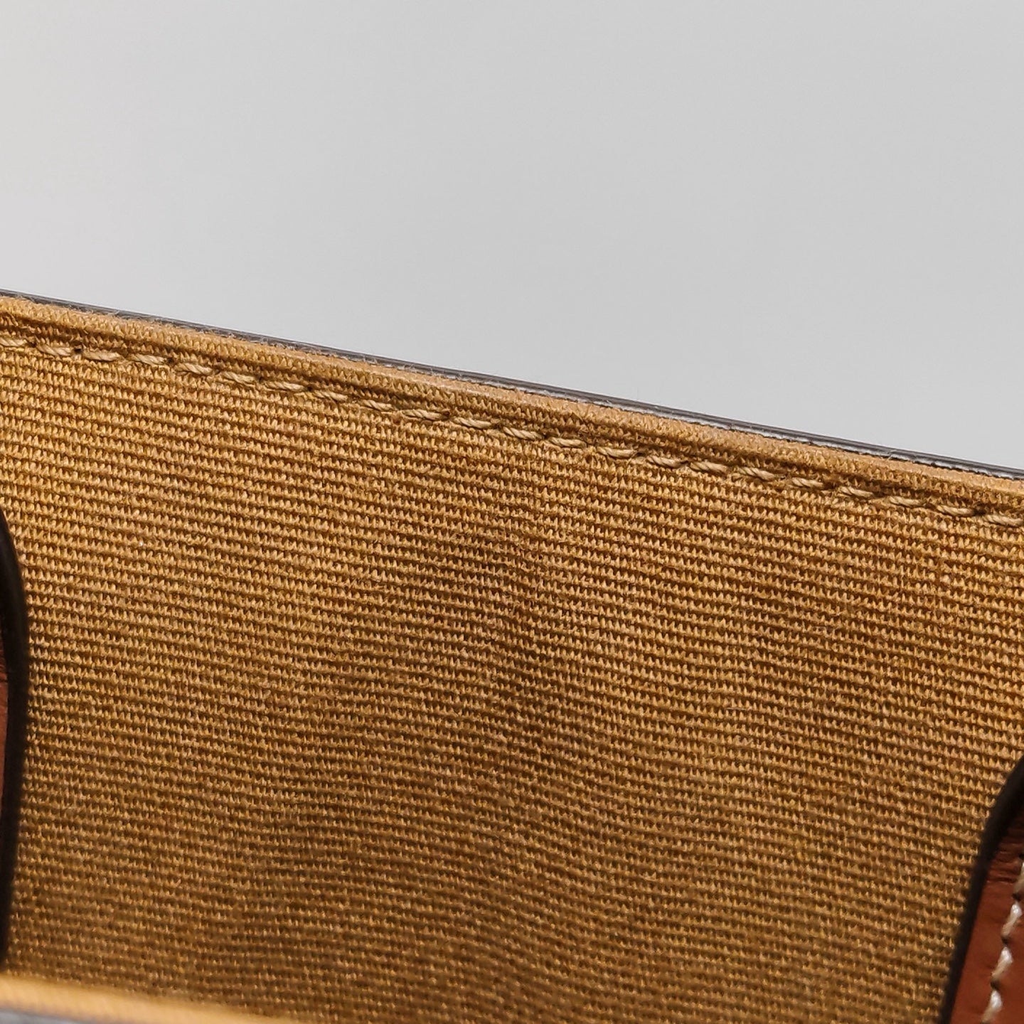 Celine Crossbody CONF.194372BZK.04LU