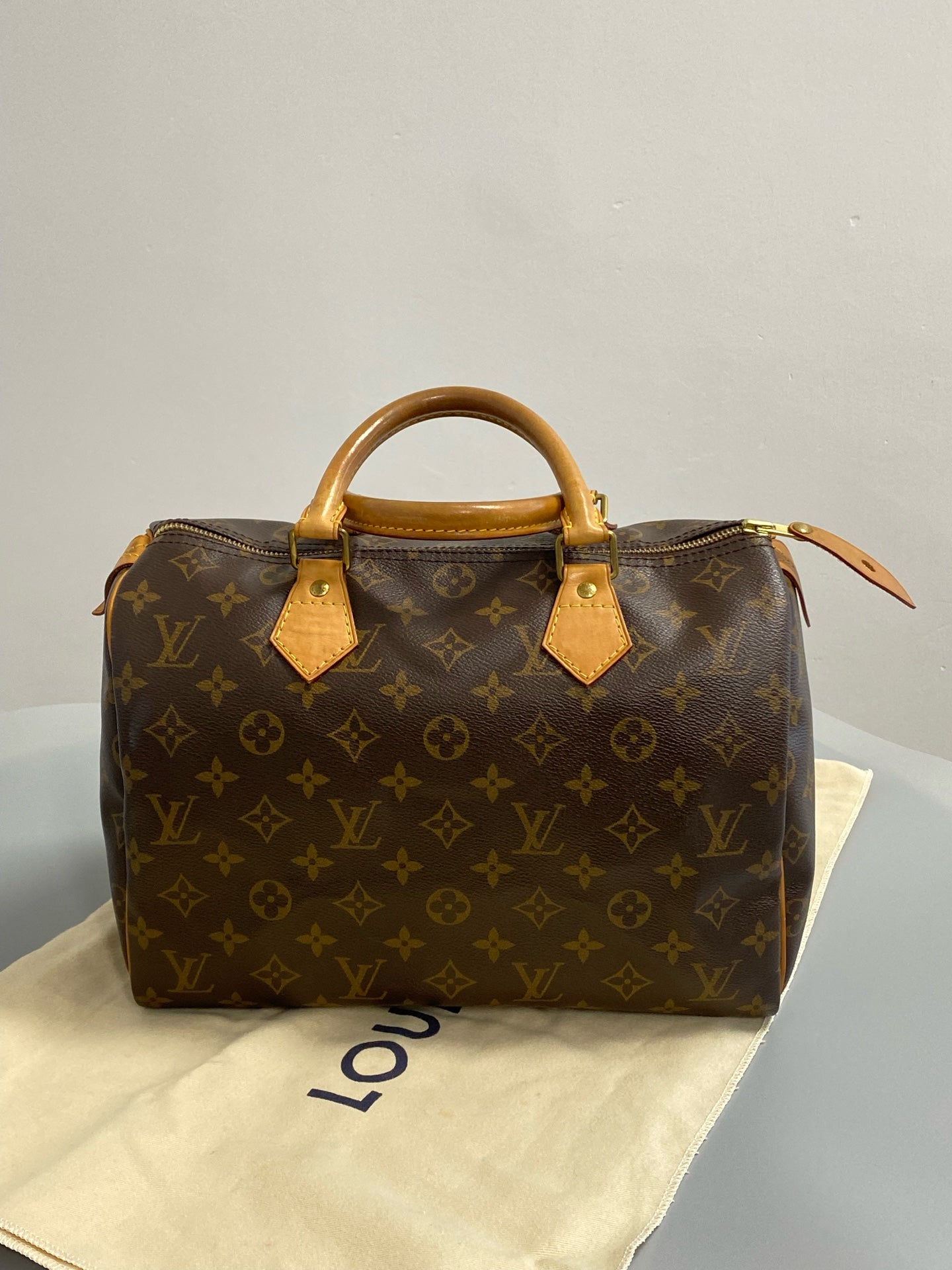 Louis Vuitton Satchel M41526