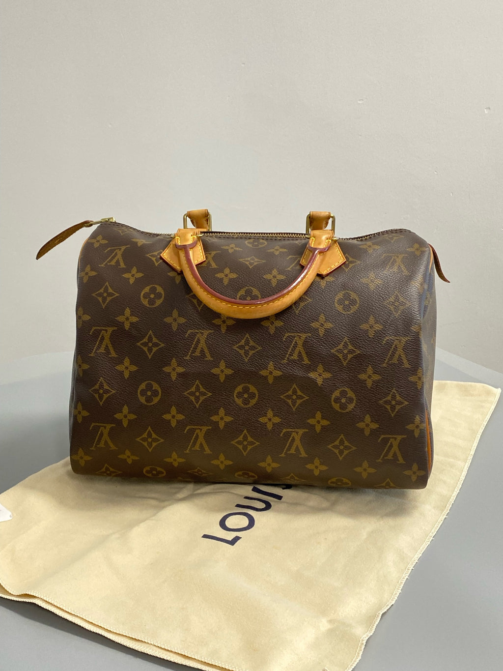 Louis Vuitton Satchel M41526