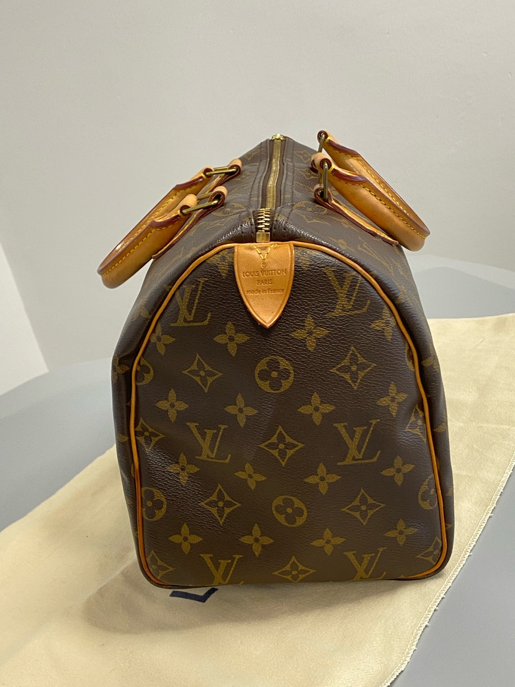 Louis Vuitton Satchel M41526