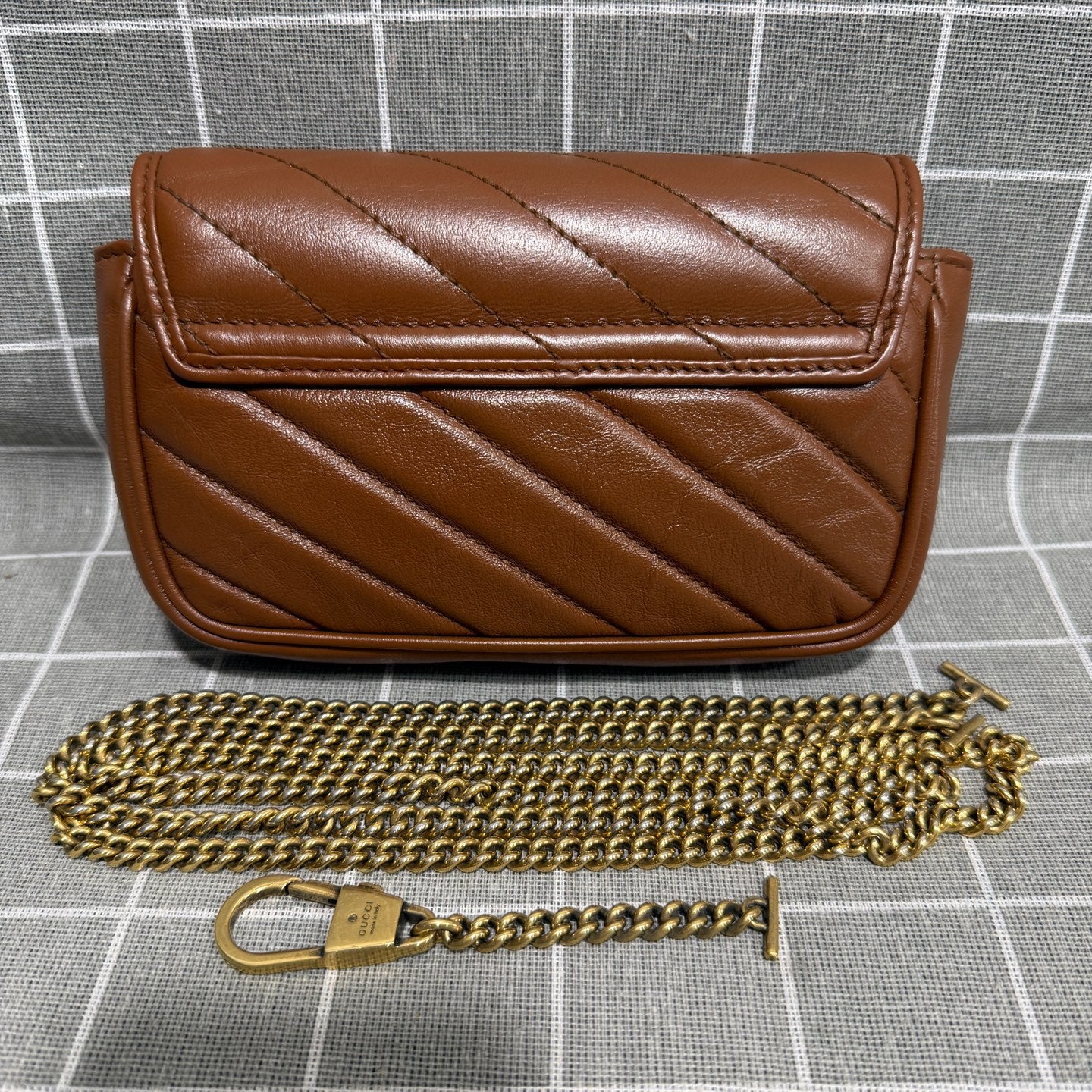 Gucci 4764330OLFT2535