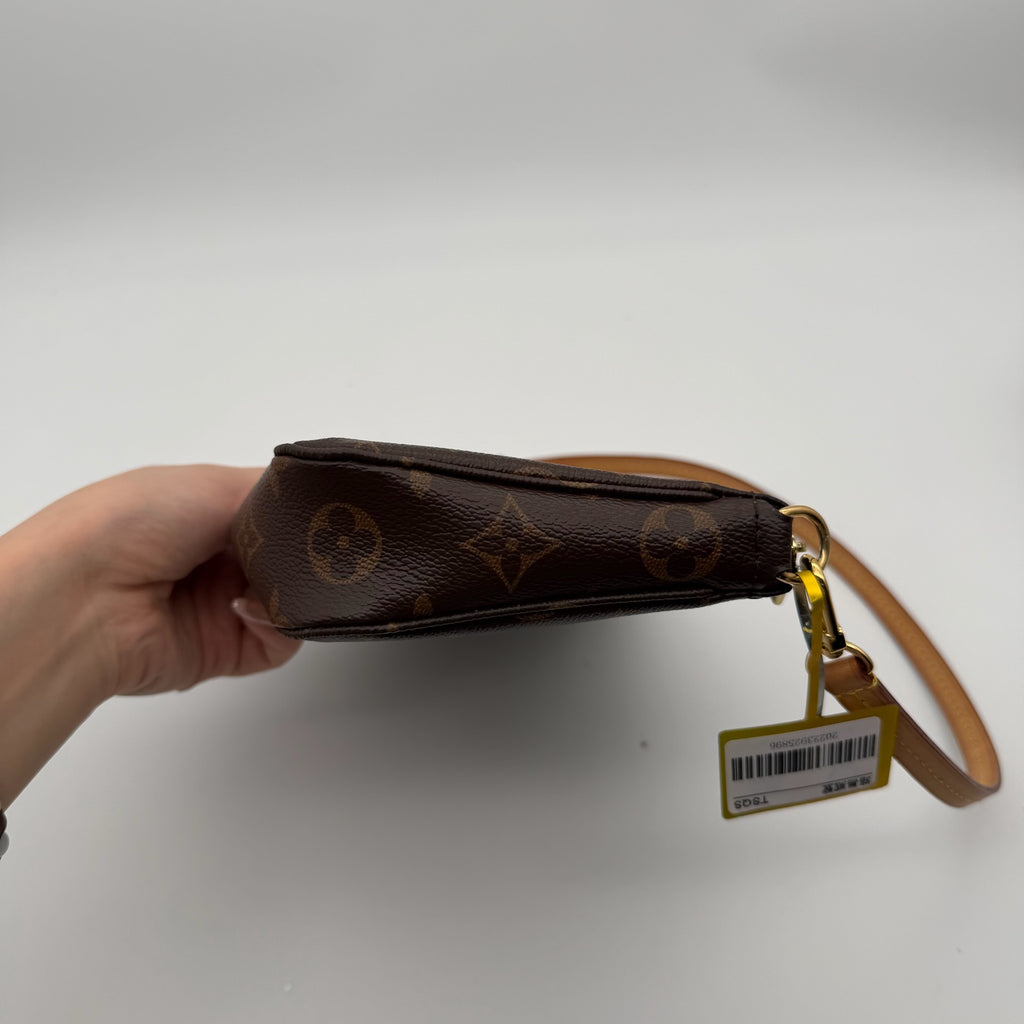 Louis Vuitton Shoulder Bag