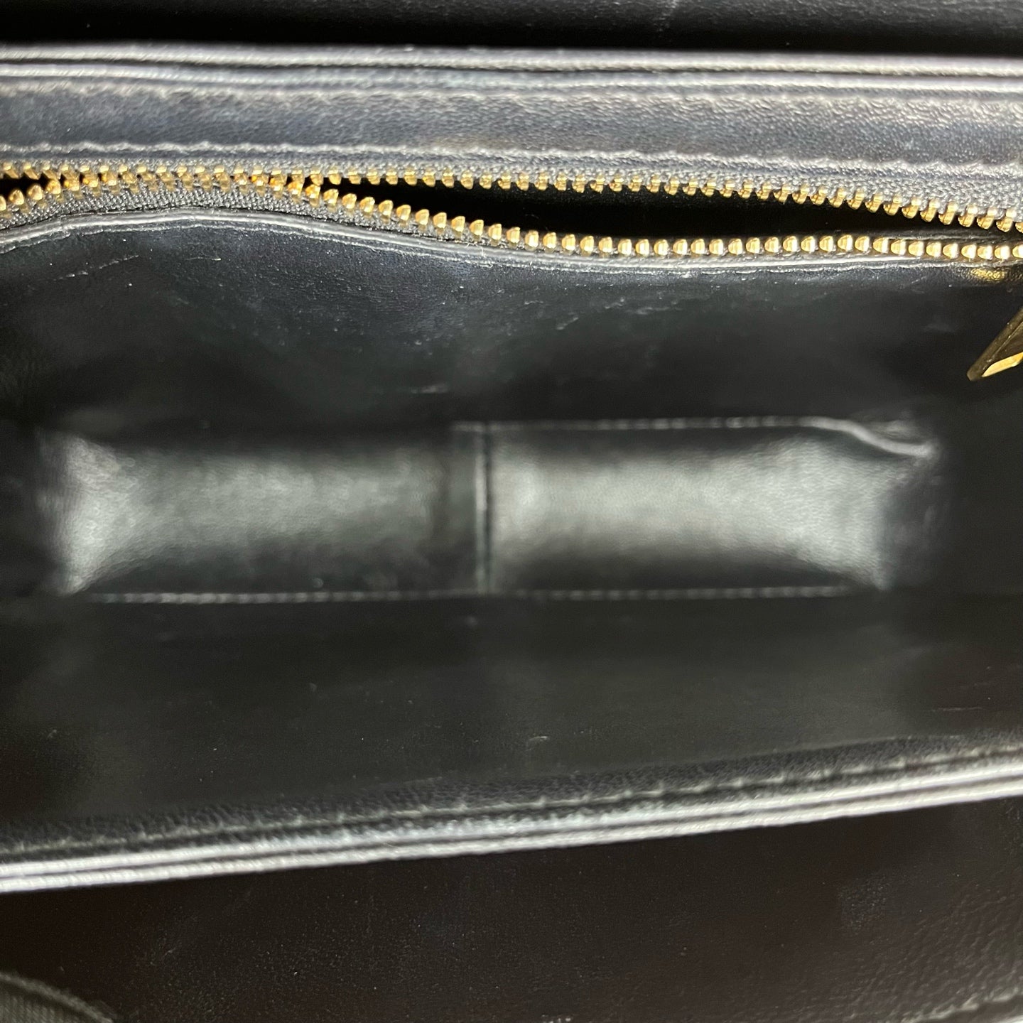 Celine Black CONF.188423BF4.38NO