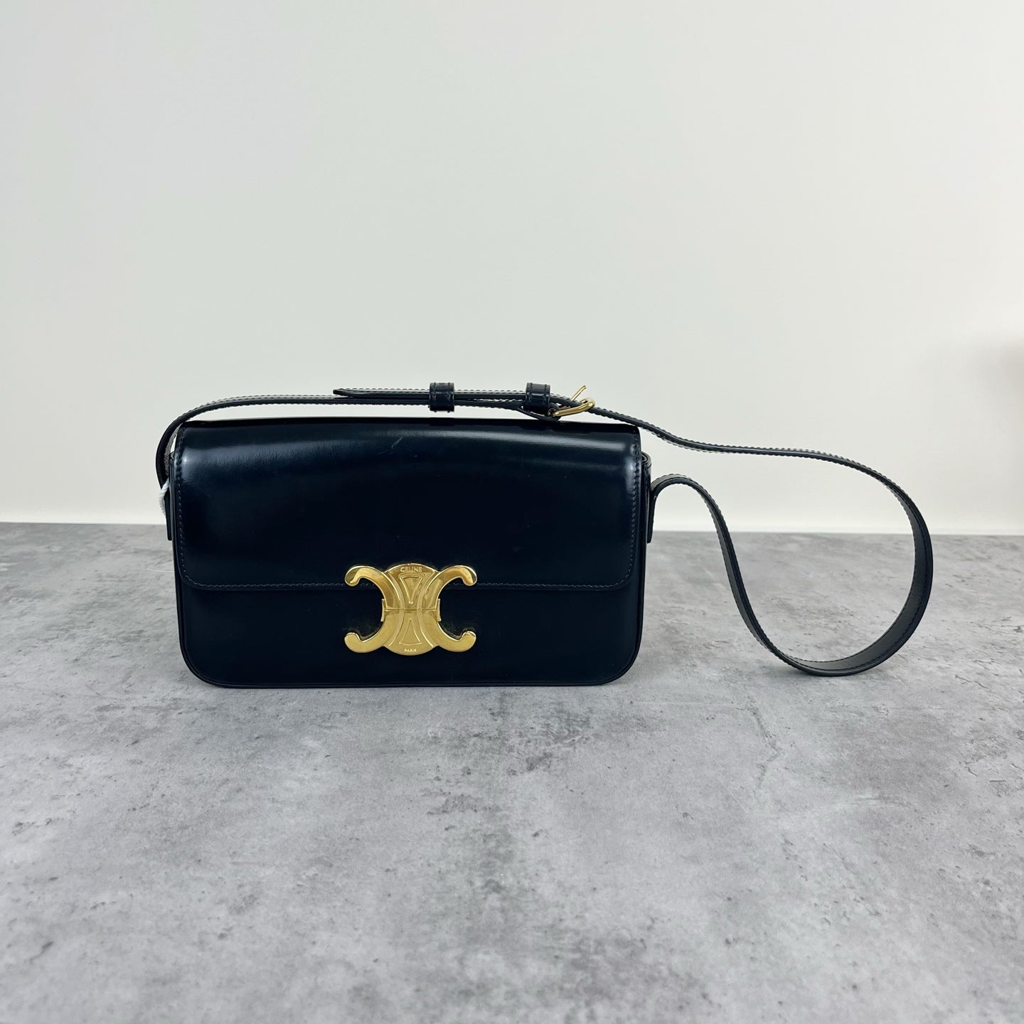 Celine TRIOMPHE Glossy Cowhide Shoulder Bag 194143BF4.38NO
