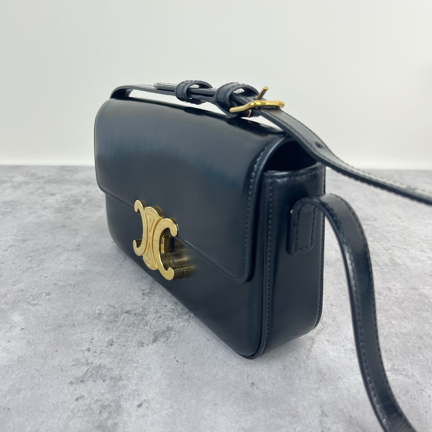 Celine TRIOMPHE Glossy Cowhide Shoulder Bag 194143BF4.38NO