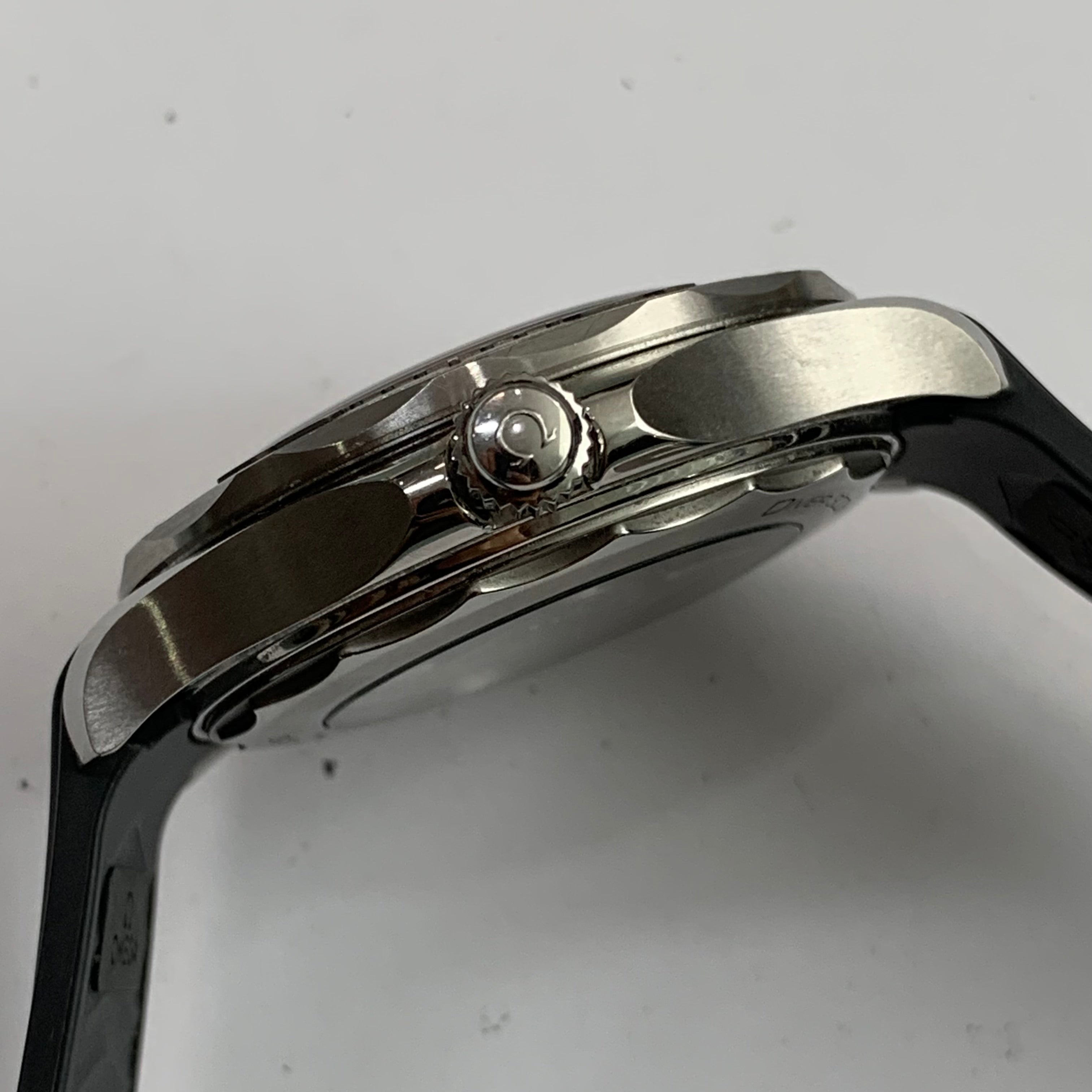 Omega Seahorse Series 42  210.32.42.20.06.002
