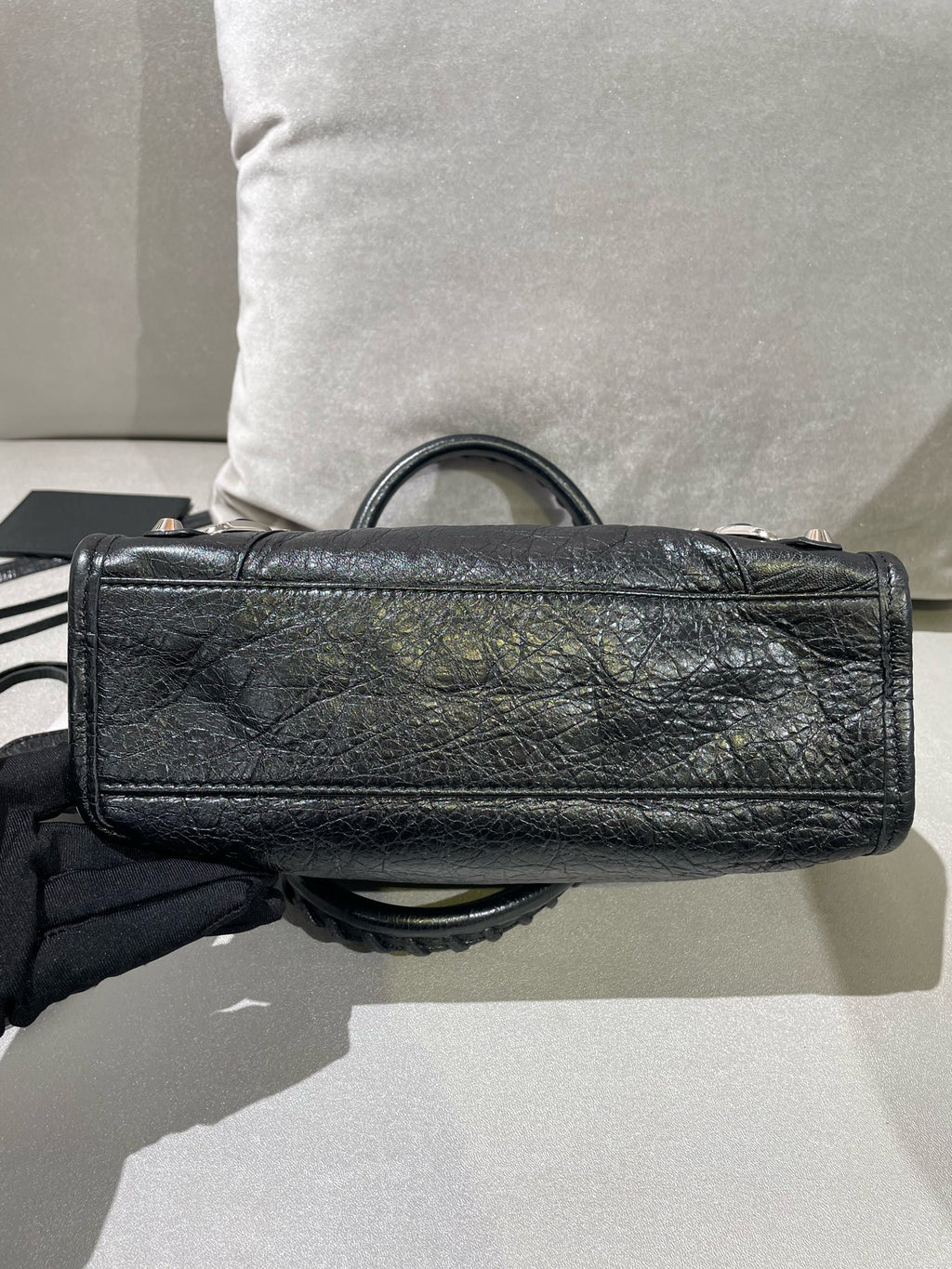 Balenciaga Black Crossbody 300295-DB5XN-1060