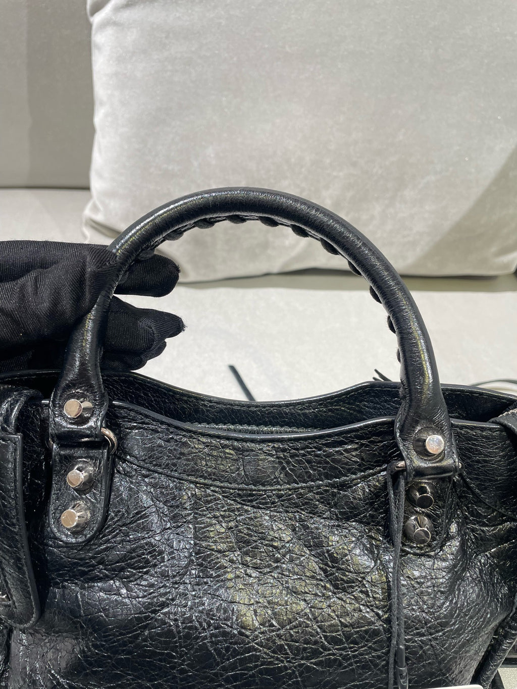 Balenciaga Black Crossbody 300295-DB5XN-1060