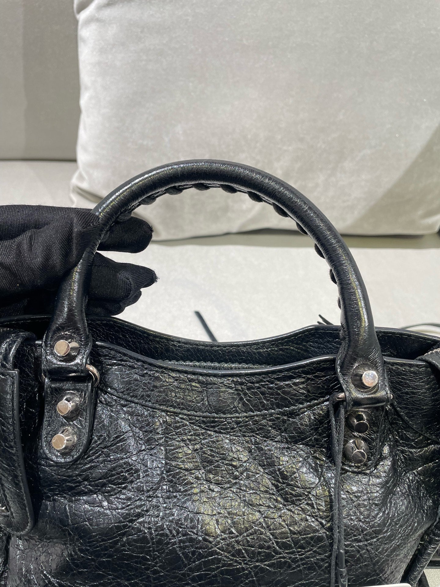 Balenciaga Black Crossbody 300295-DB5XN-1060