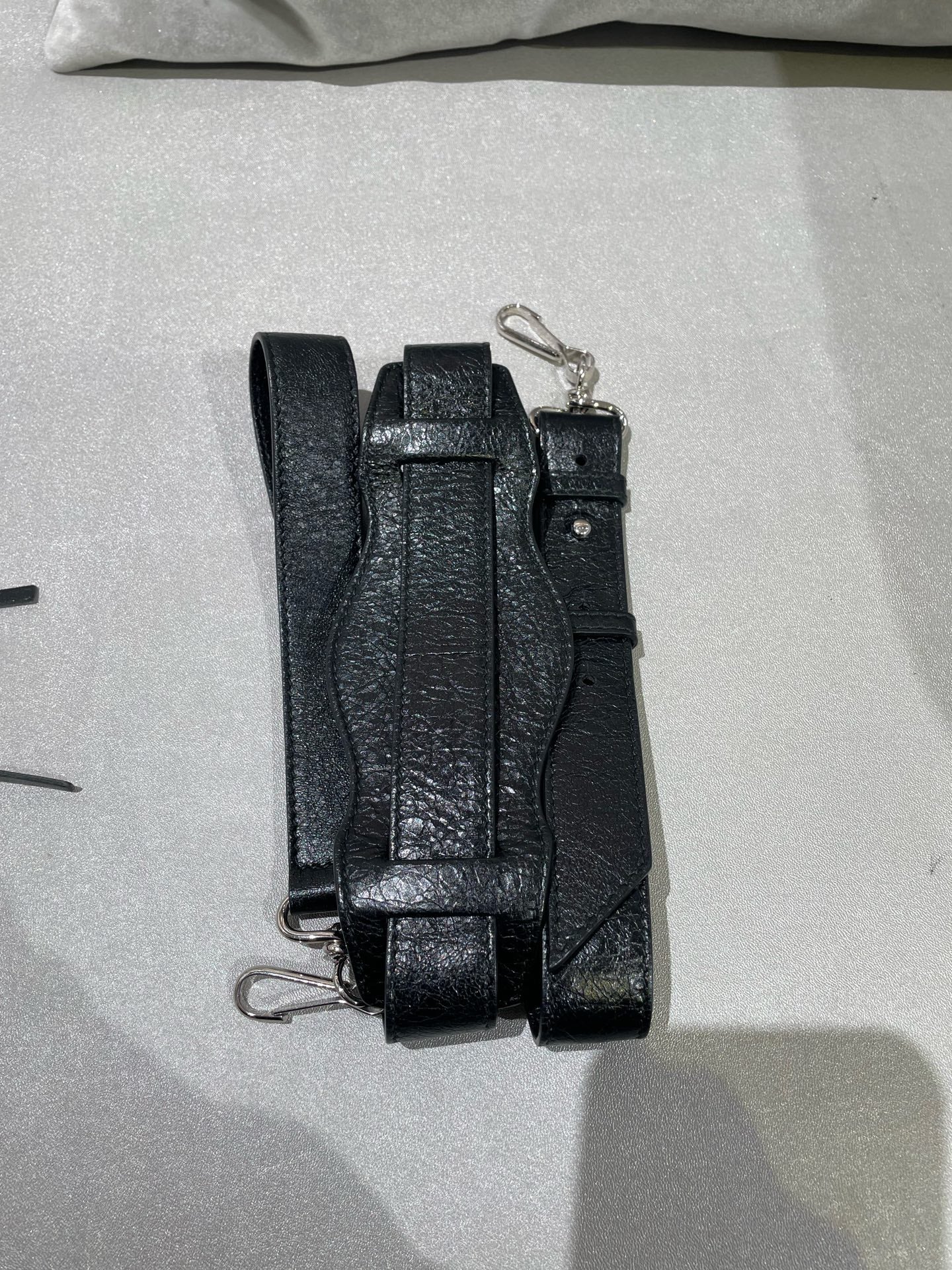 Balenciaga Black Crossbody 300295-DB5XN-1060