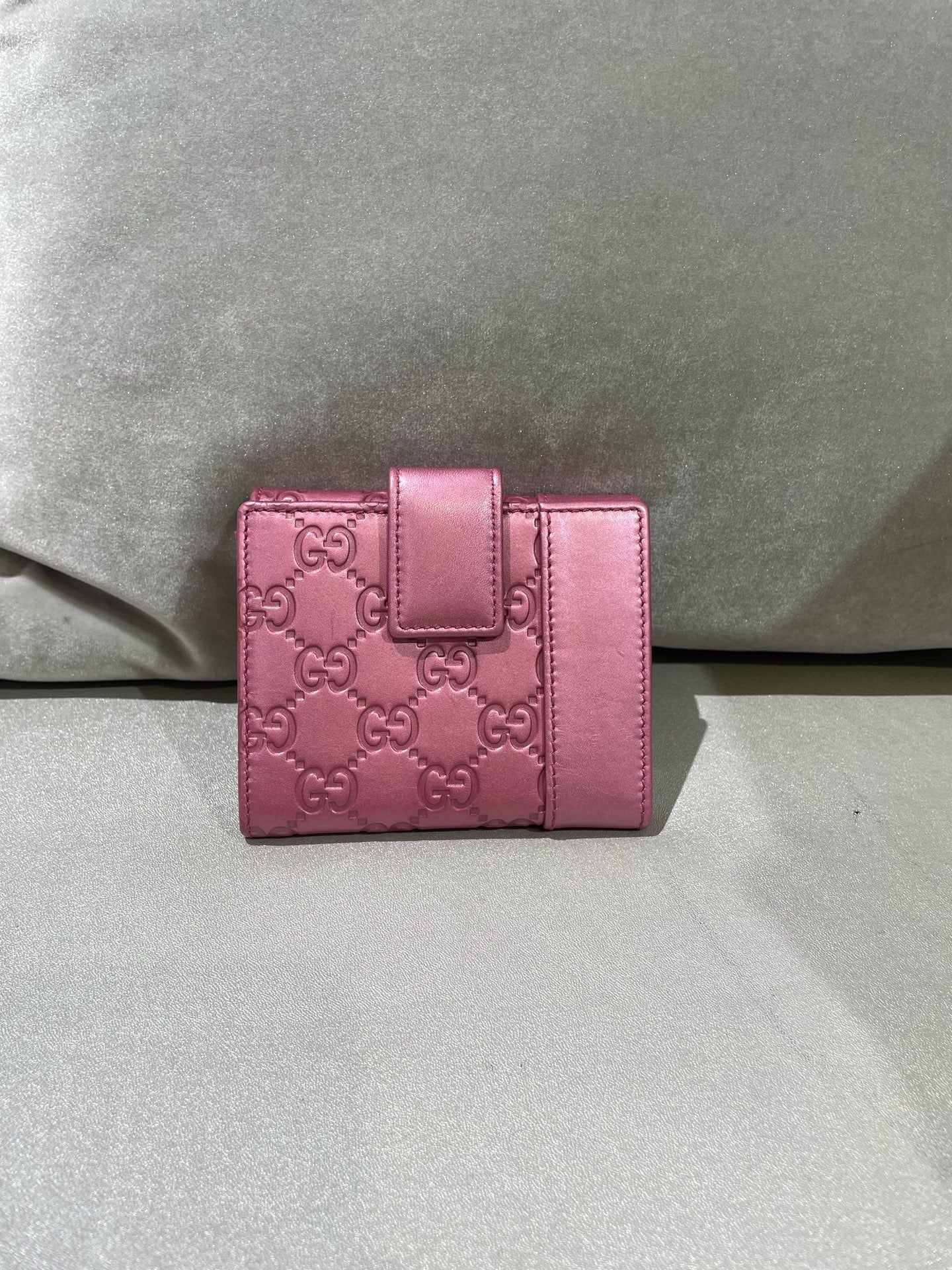 Gucci Pink 212105-AA61G-2019