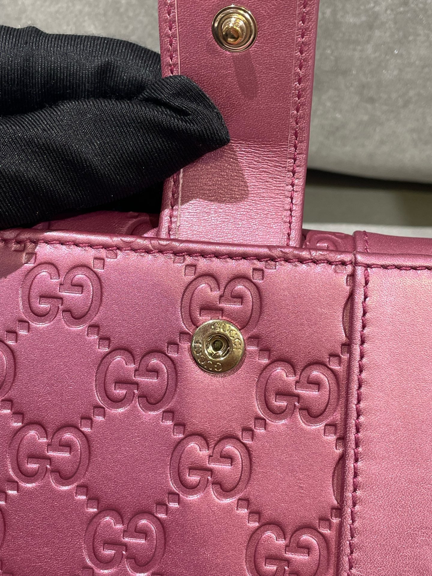 Gucci Pink 212105-AA61G-2019