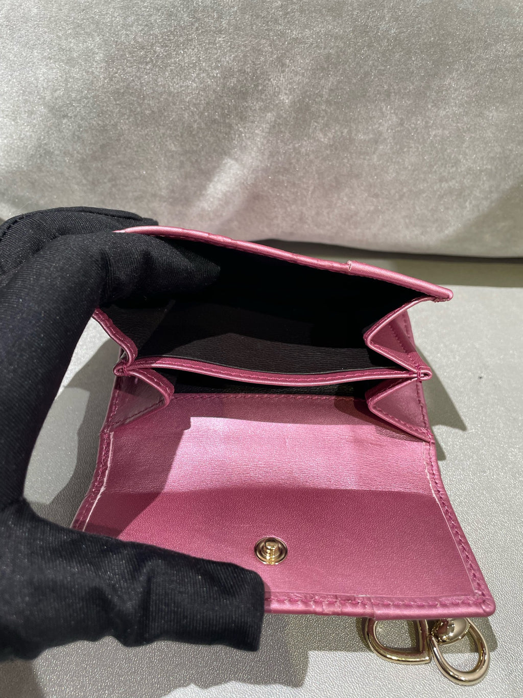 Gucci Pink 212105-AA61G-2019