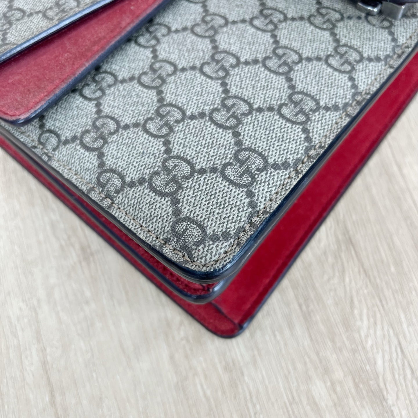 Gucci GUCCI Red
