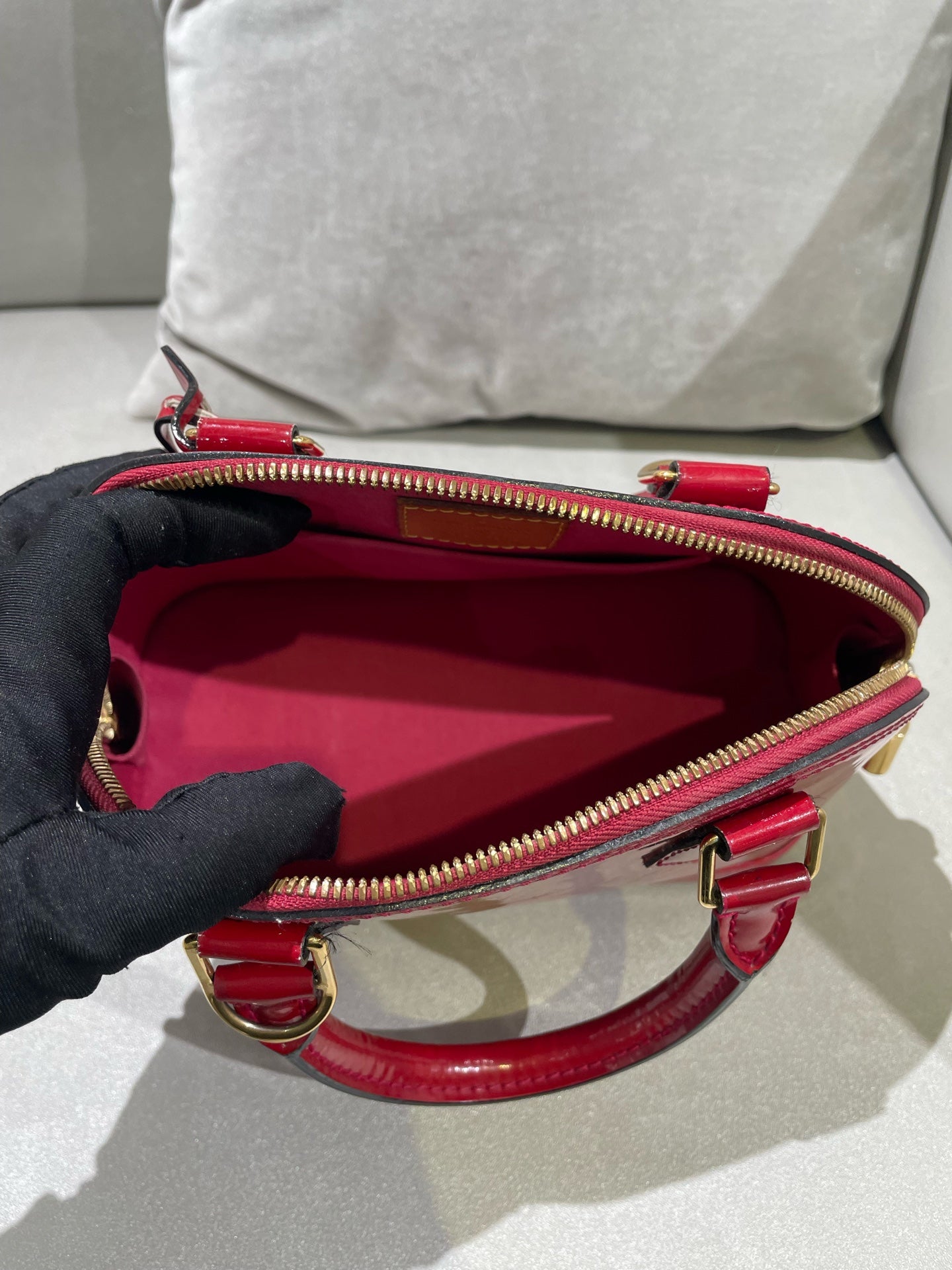 Louis Vuitton Red Crossbody M91606