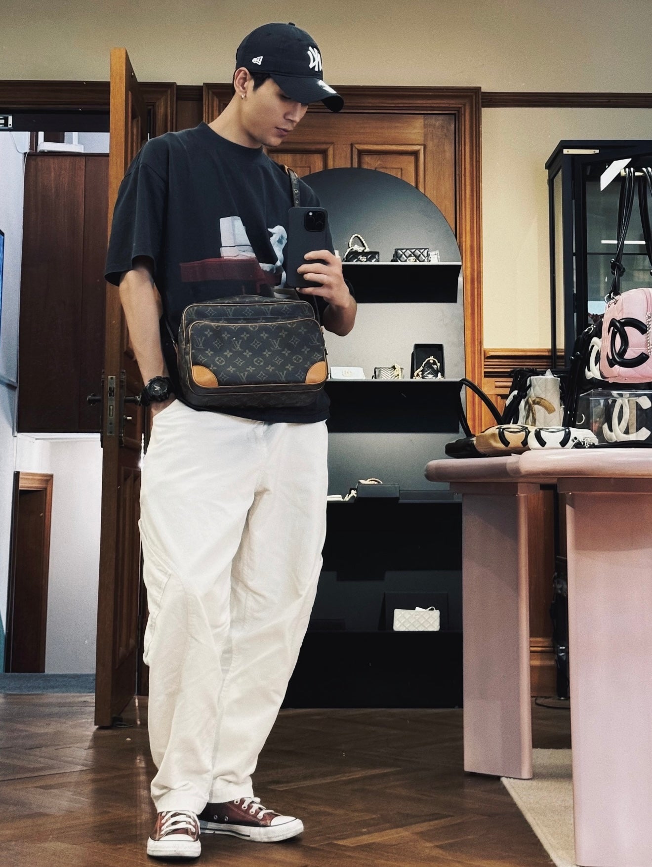 Louis Vuitton Messenger Bag