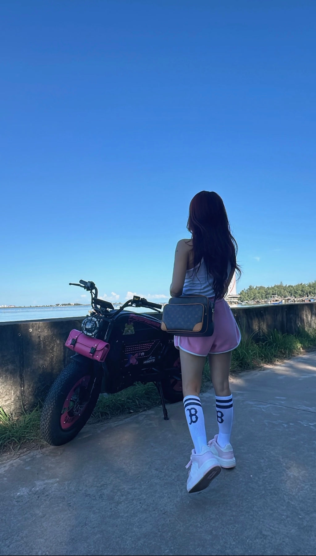 Louis Vuitton Messenger Bag