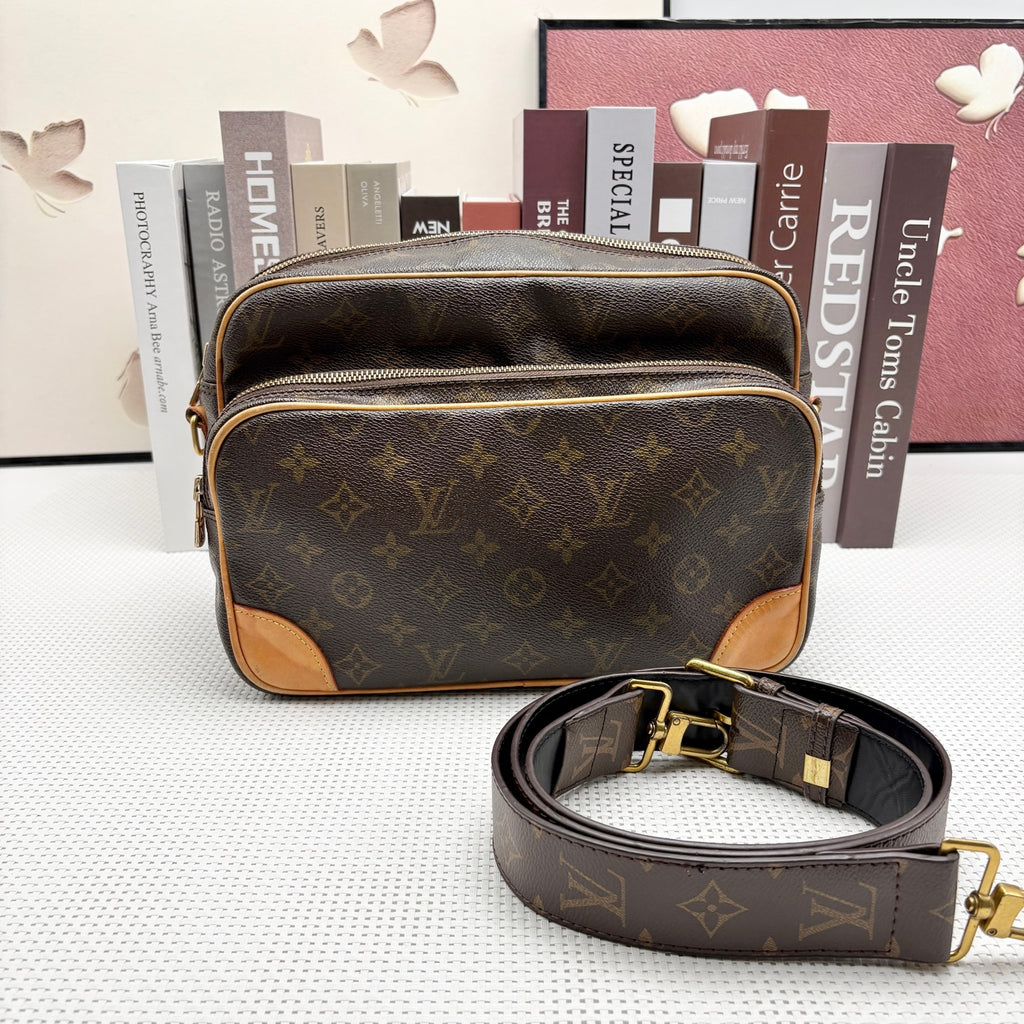Louis Vuitton Messenger Bag