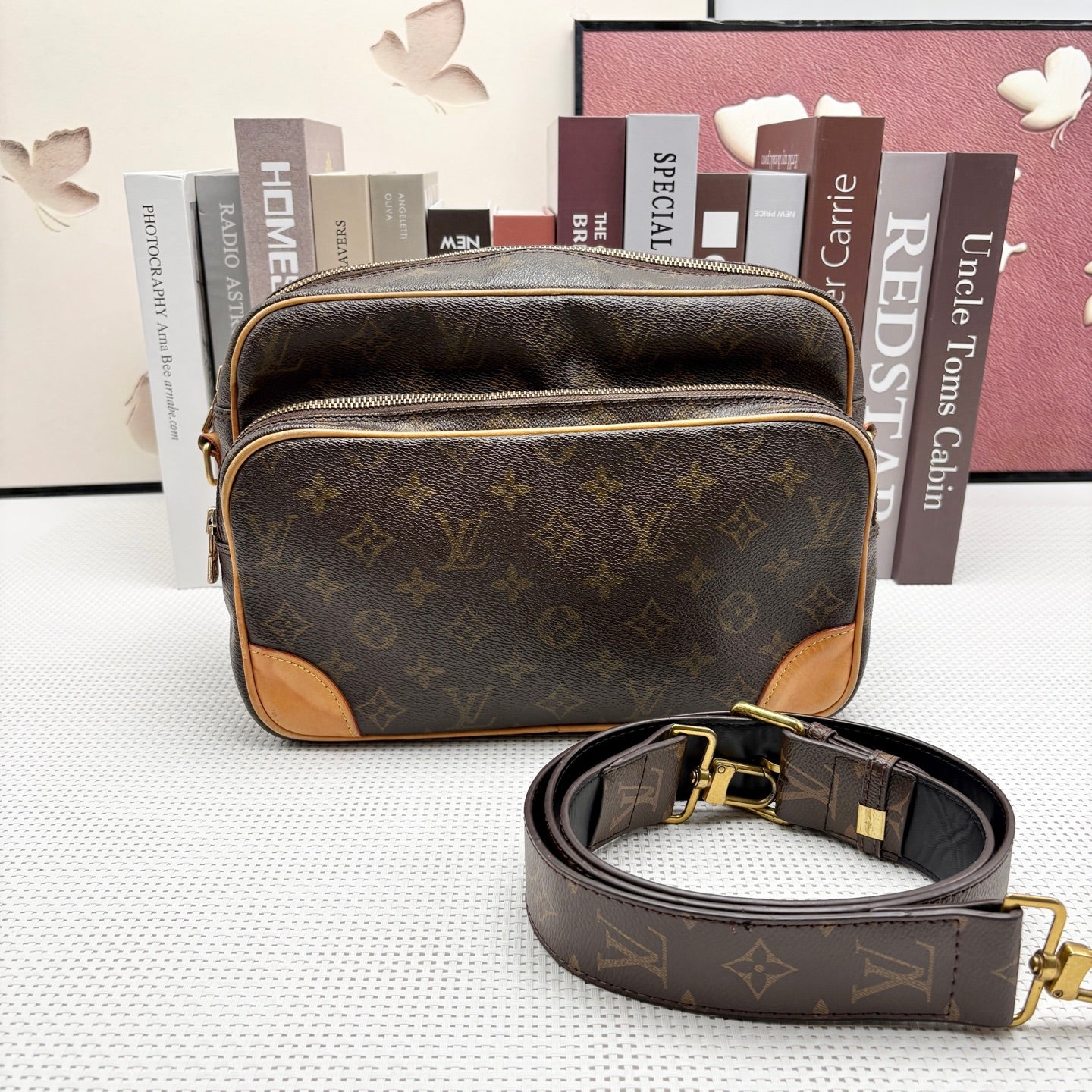 Louis Vuitton Messenger Bag