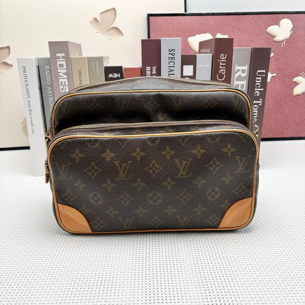 Louis Vuitton Messenger Bag