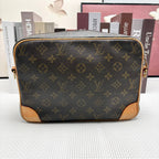 Louis Vuitton Messenger Bag