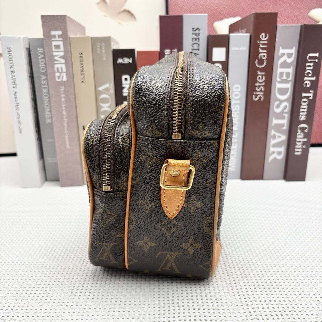 Louis Vuitton Messenger Bag