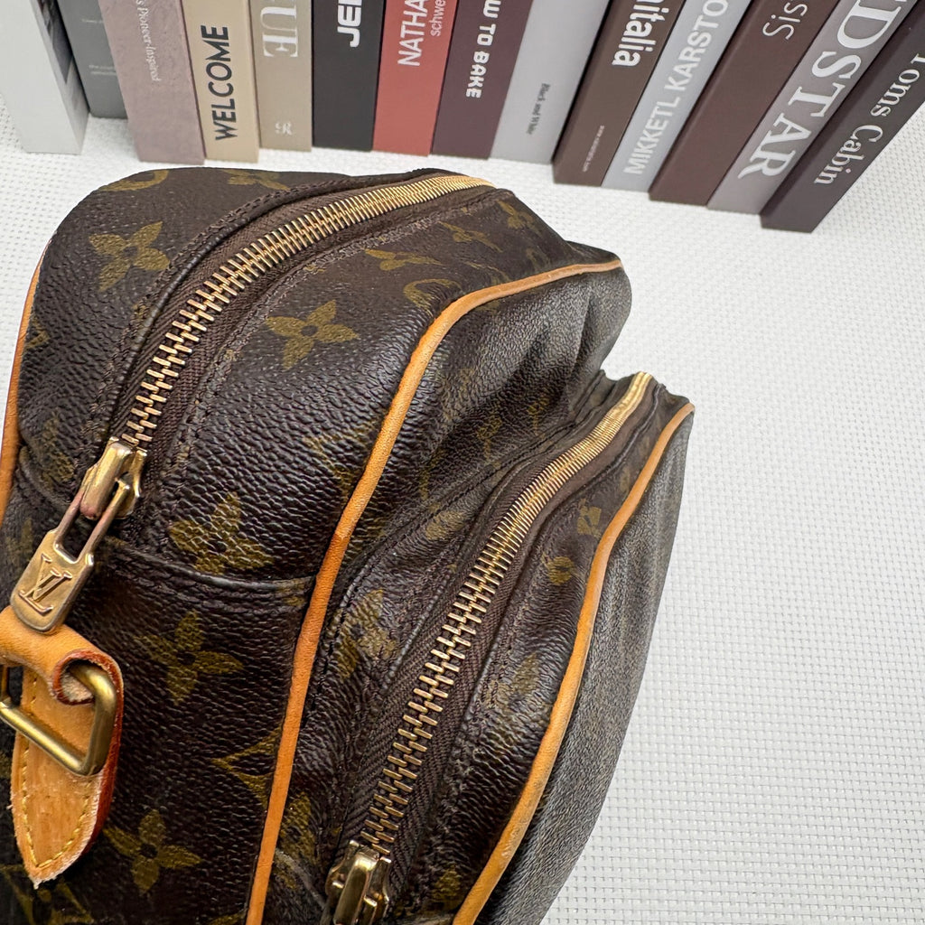 Louis Vuitton Messenger Bag