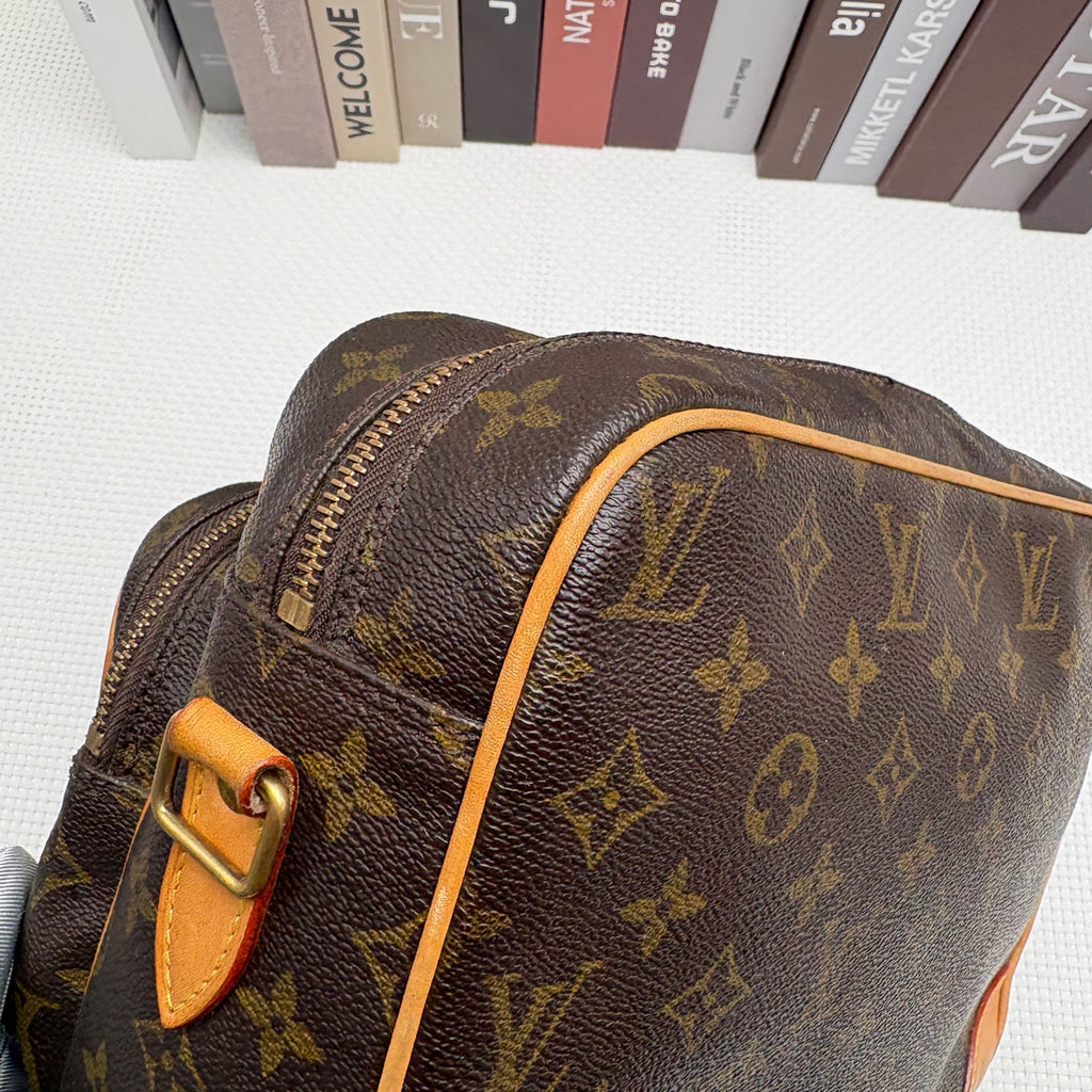 Louis Vuitton Messenger Bag
