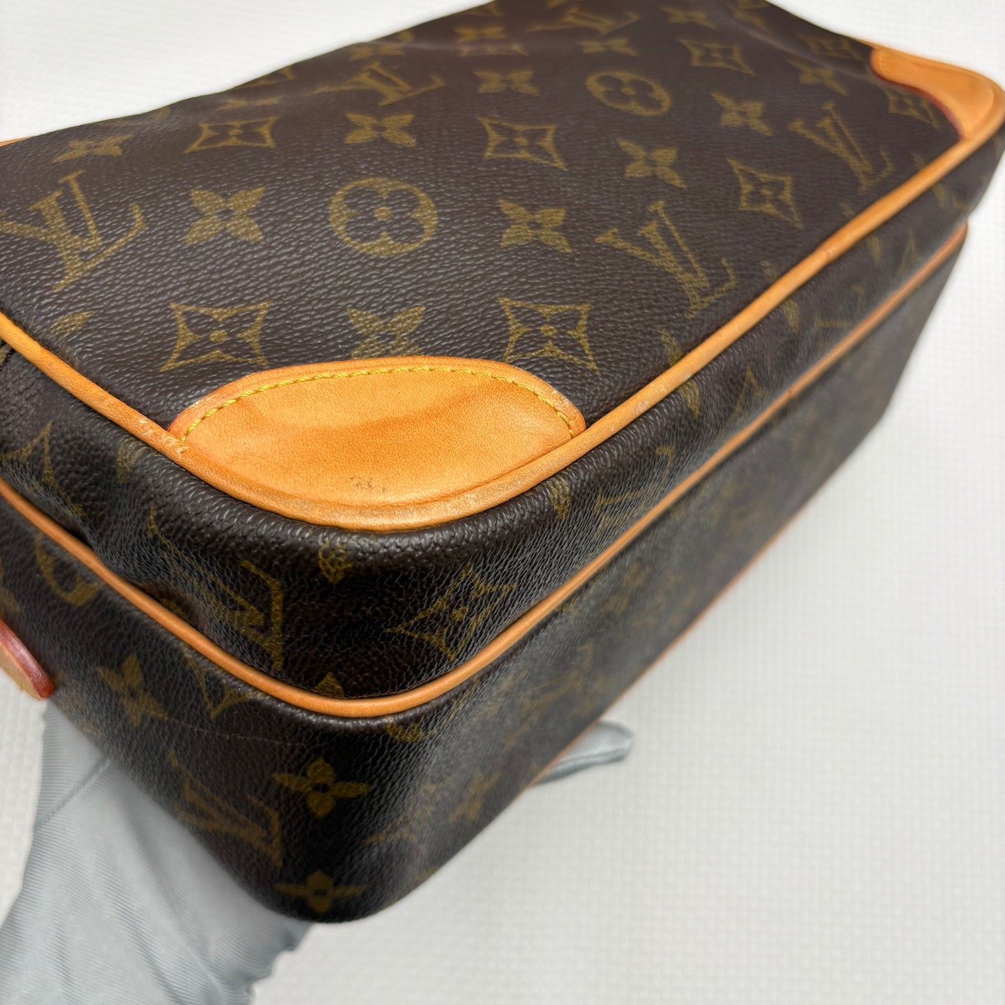 Louis Vuitton Messenger Bag