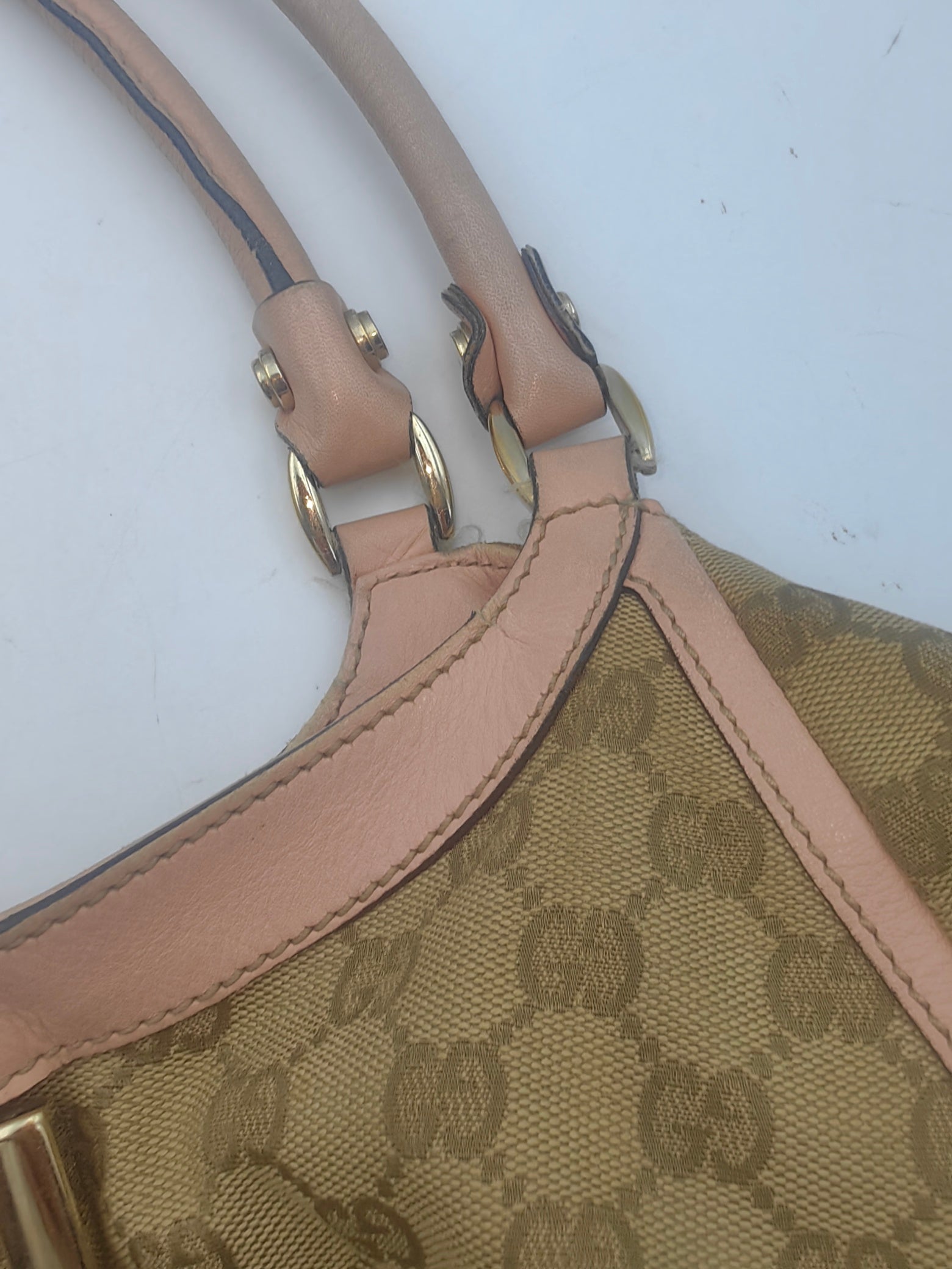 Gucci Leather Gold Shoulder Bag