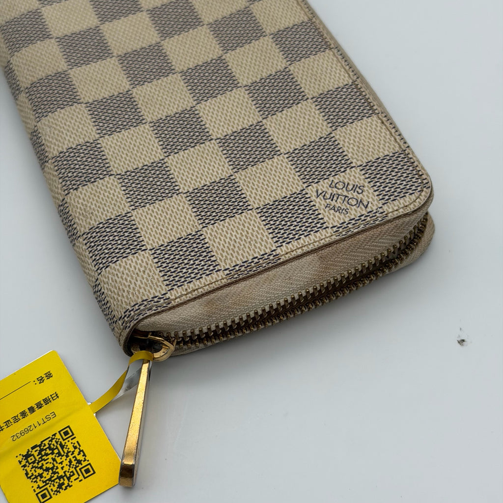 Louis Vuitton White
