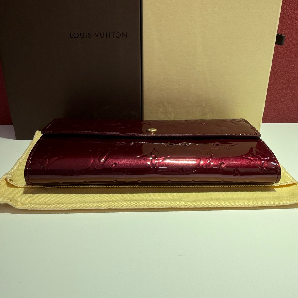 Louis Vuitton Red Clutch M90152