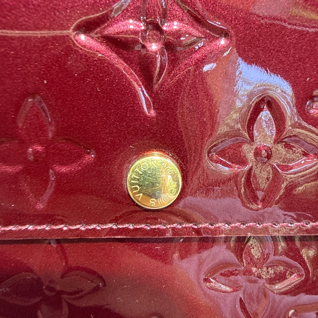 Louis Vuitton Red Clutch M90152