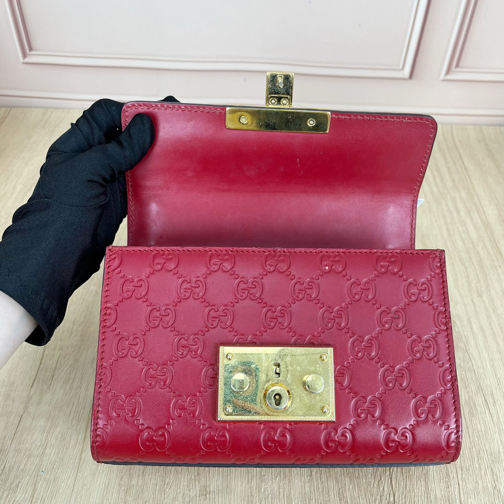 Gucci Red 409487CWC1G6433