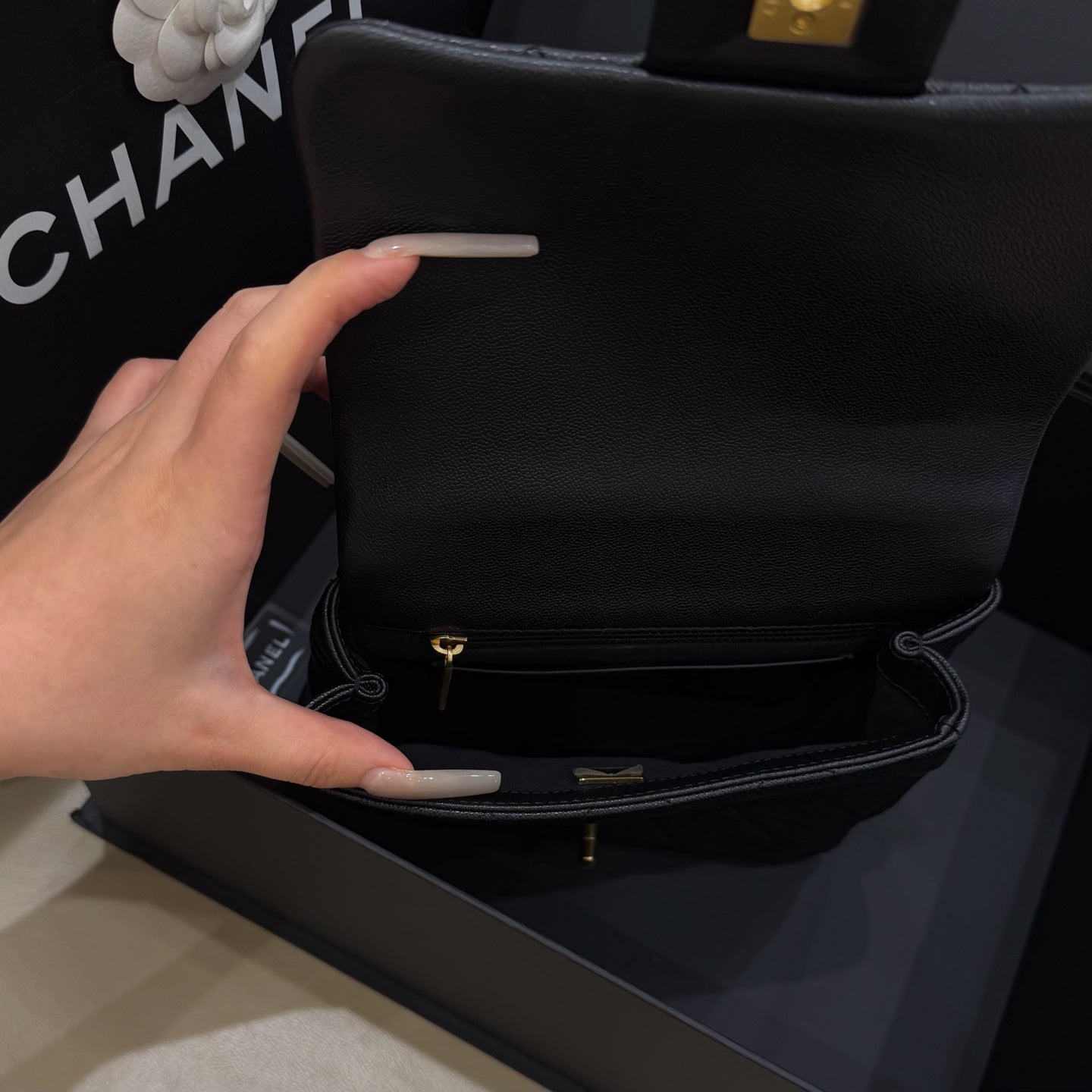 Chanel Small crossbody shoulder bag 19×7×16 AS3898-B10376-94305