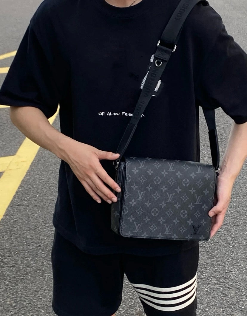 Louis Vuitton Messenger Bag
