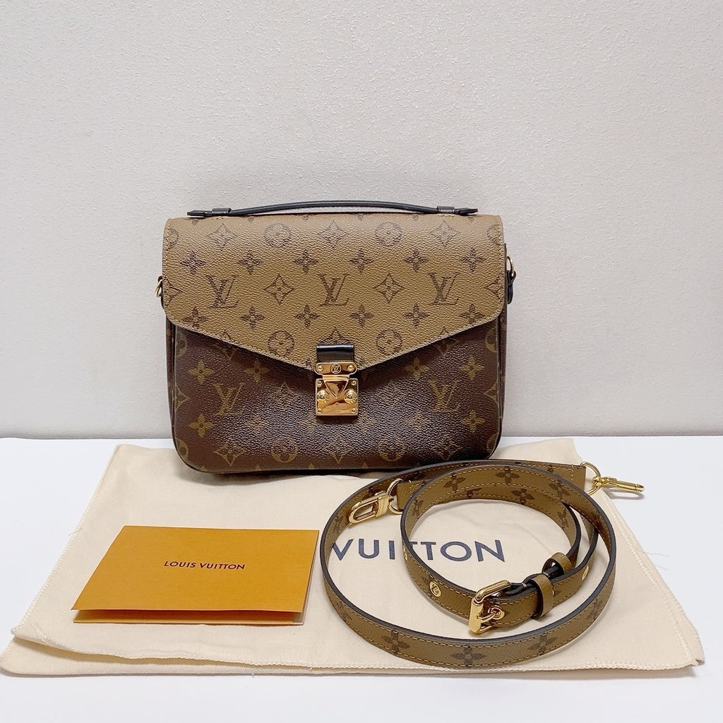 Louis Vuitton Messenger Bag