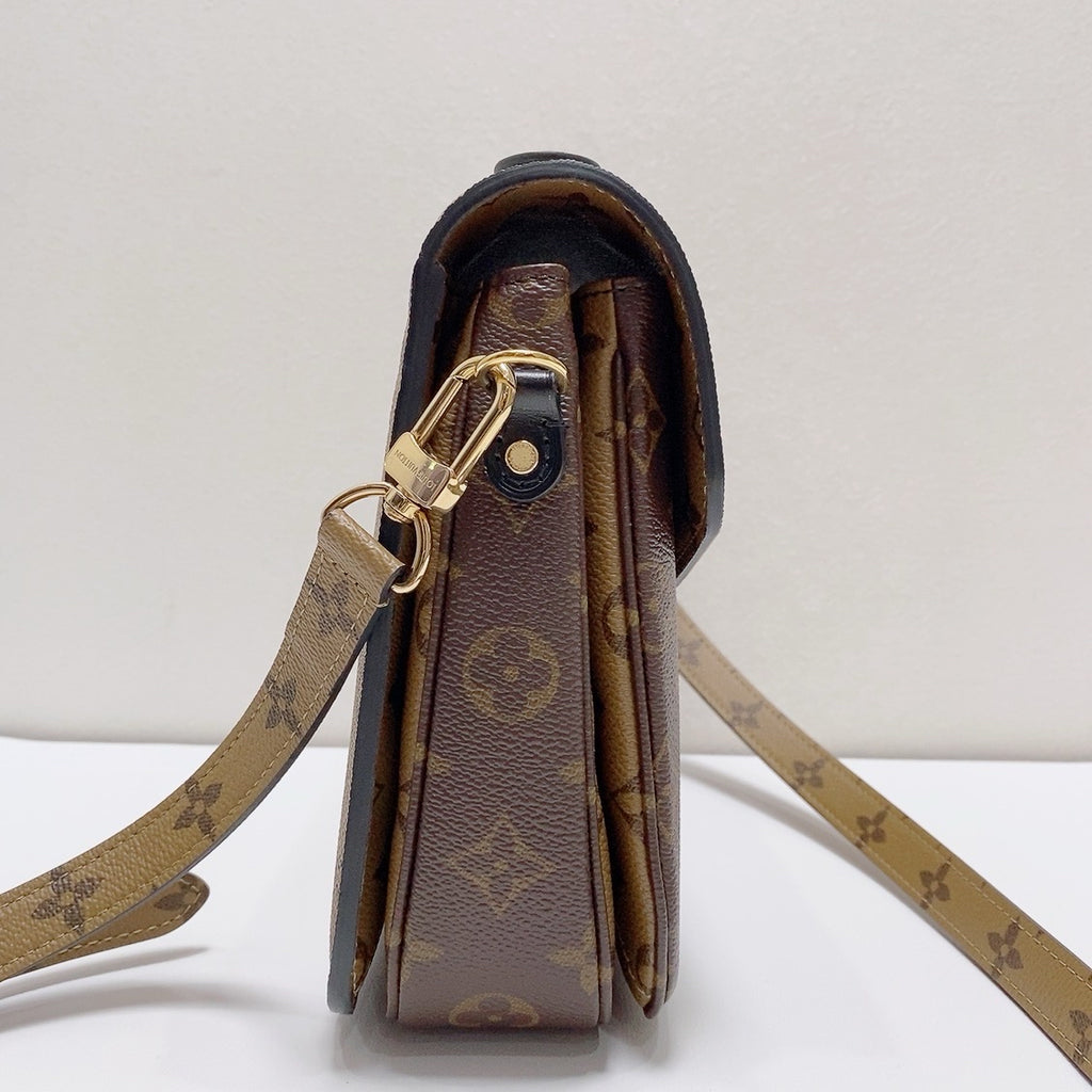 Louis Vuitton Messenger Bag