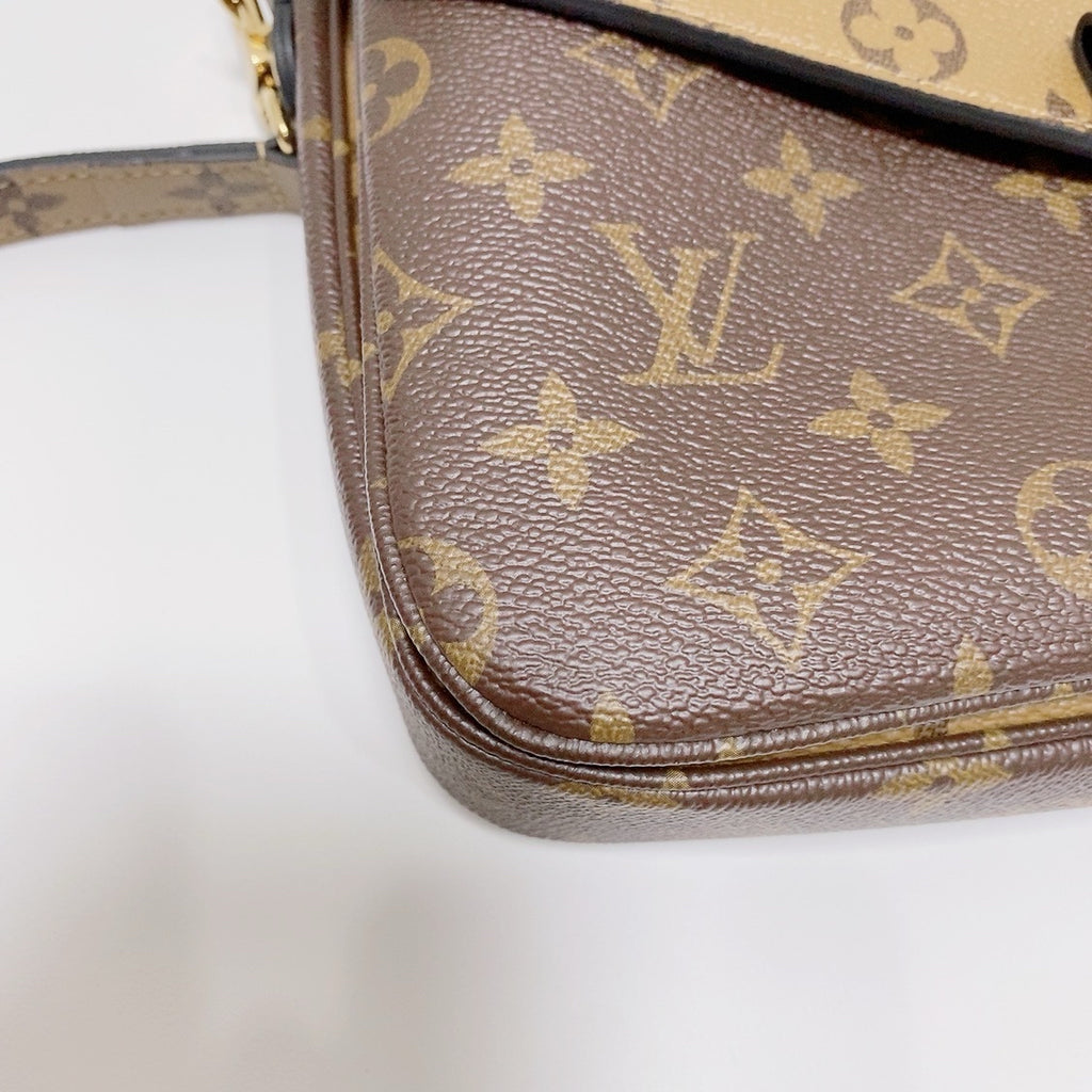 Louis Vuitton Messenger Bag