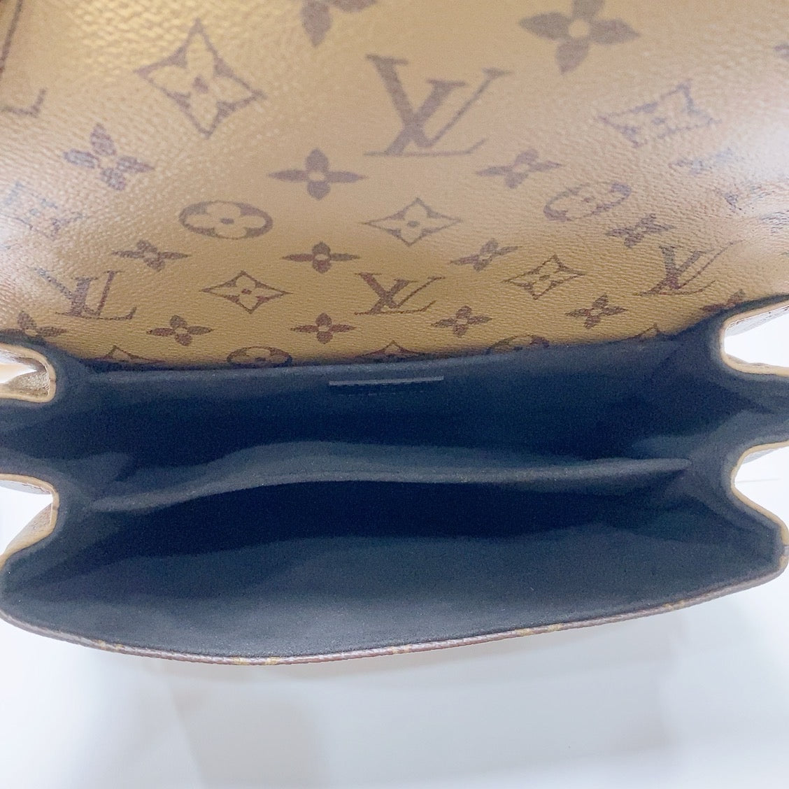 Louis Vuitton Messenger Bag