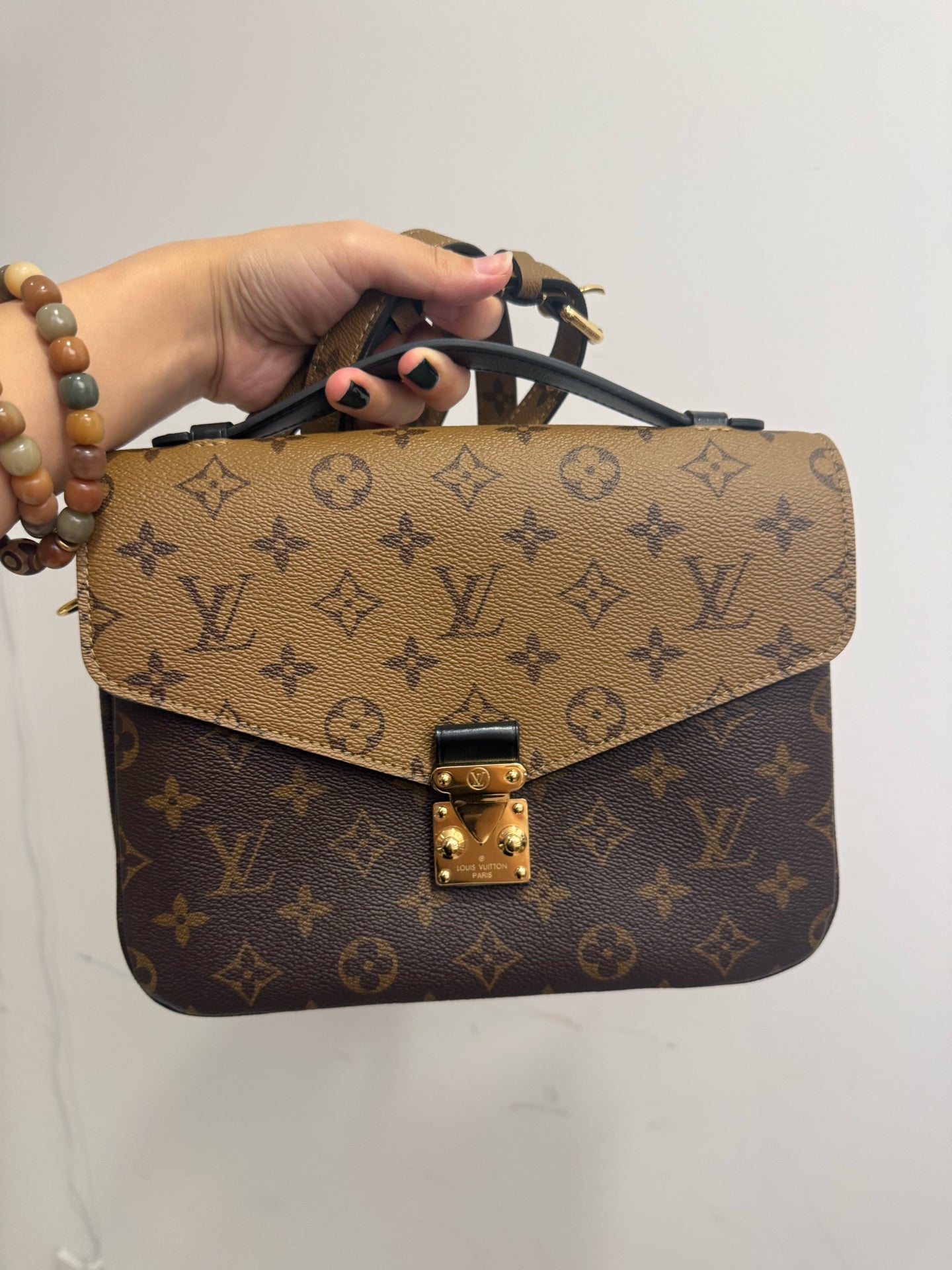 Louis Vuitton Messenger Bag