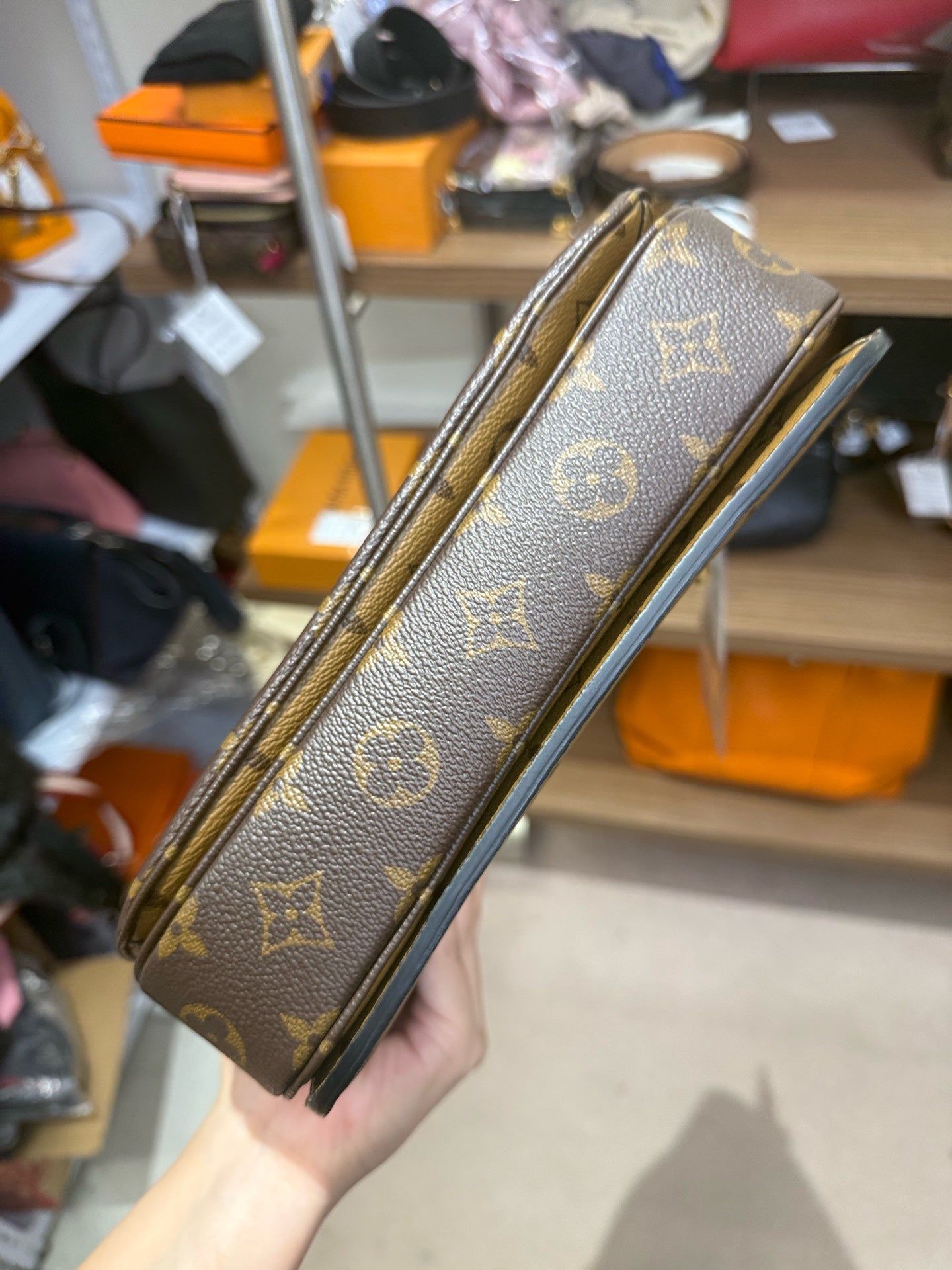 Louis Vuitton Messenger Bag