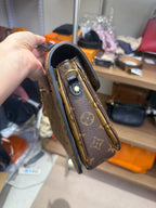 Louis Vuitton Messenger Bag