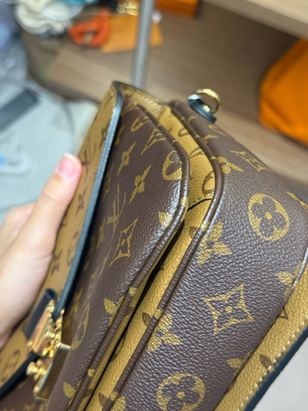 Louis Vuitton Messenger Bag