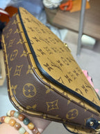 Louis Vuitton Messenger Bag