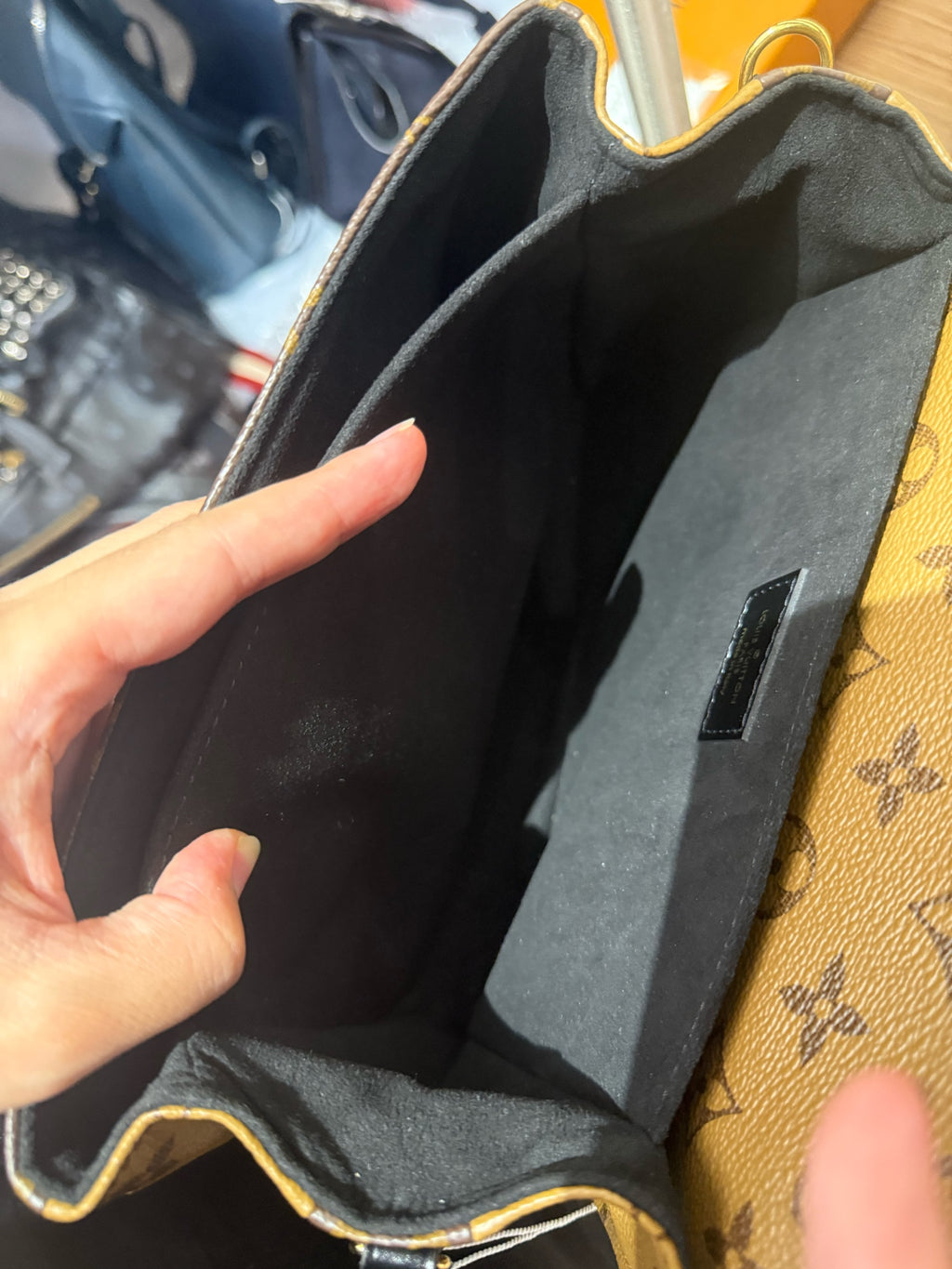 Louis Vuitton Messenger Bag