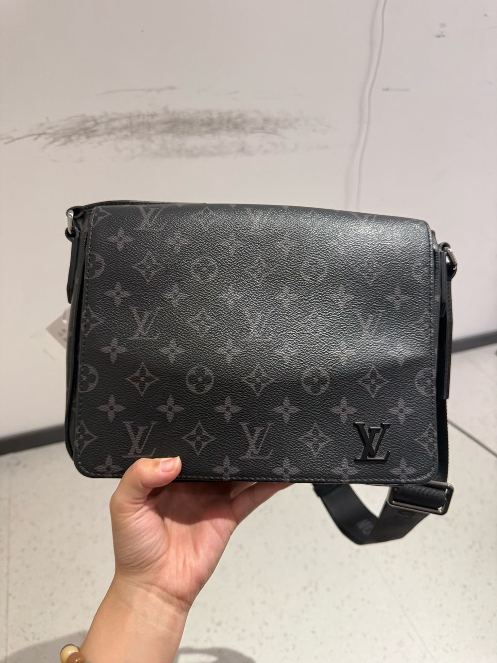 Louis Vuitton Messenger Bag